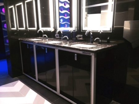 Functional-Stylish-Cabinets-for-the-Bathroom