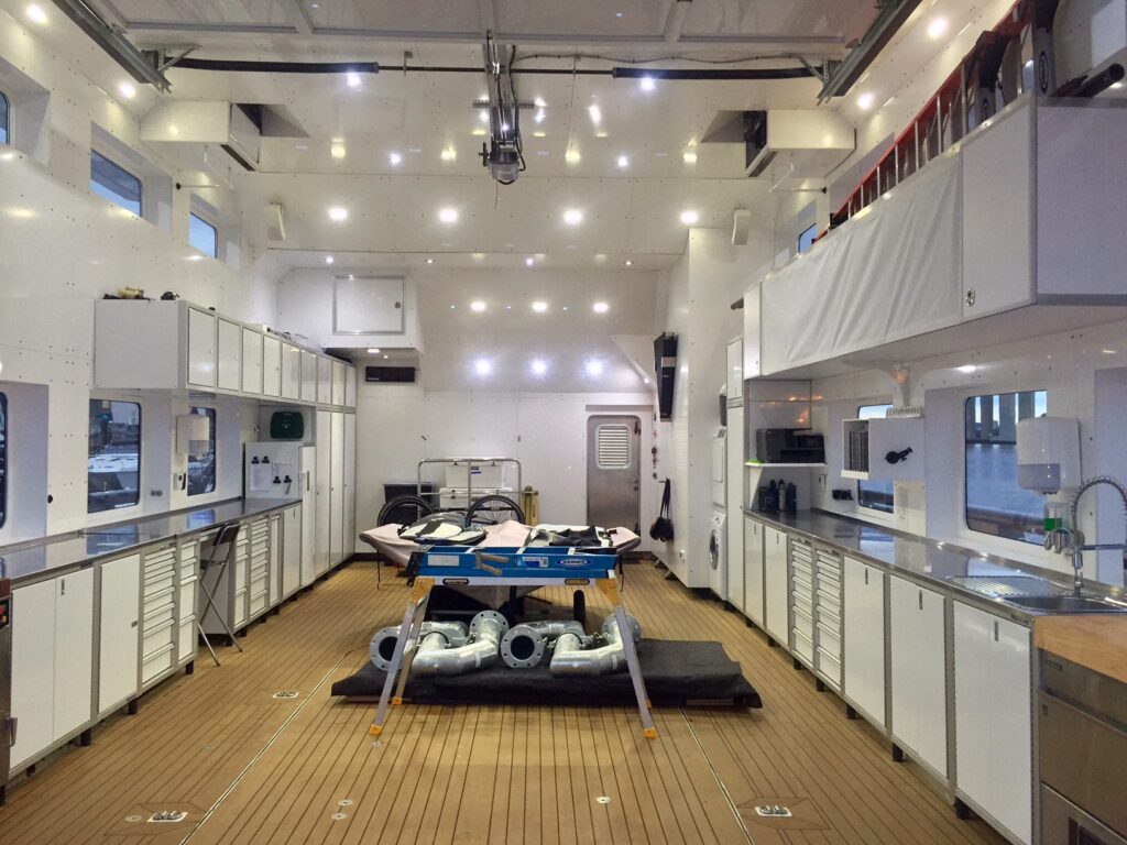 Yacht (4)