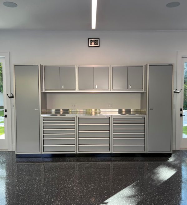 Custom Garage | Residential | Industries | Moduline Cabinets