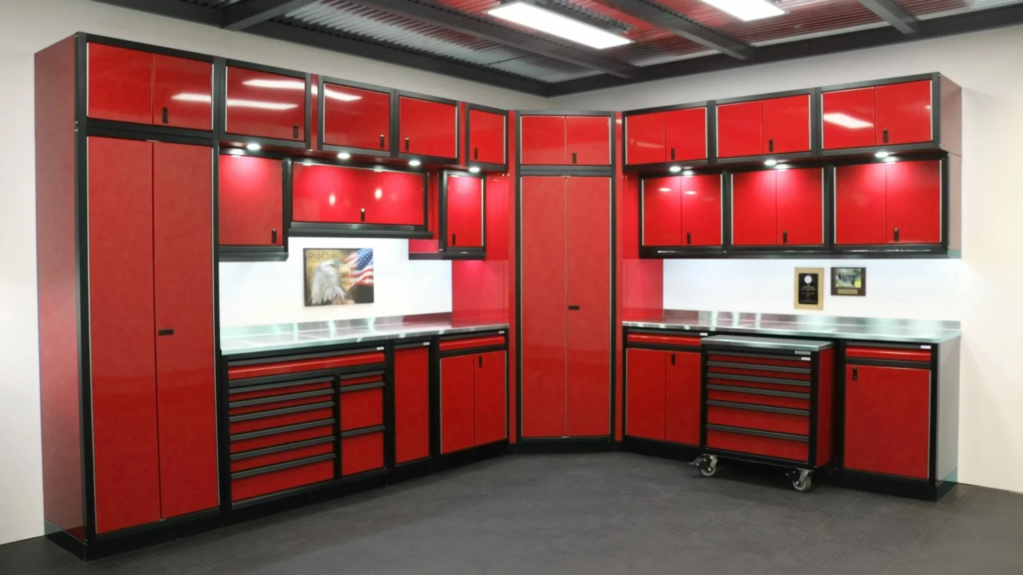 Show-Room-Red-Edit-scaled